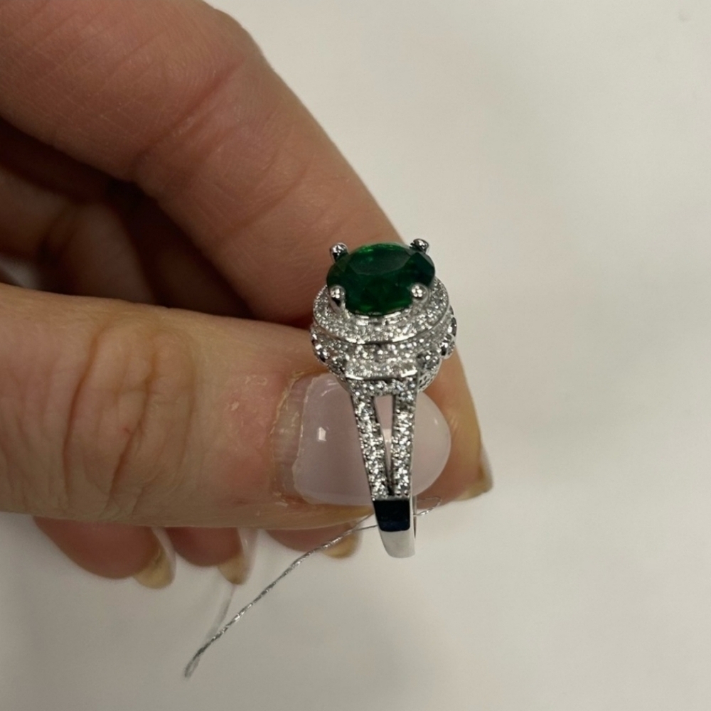 Suzy Levian Sterling Silver Green & White Cubic Zirconia Engagement Ring Size 7 - Picture 3 of 5